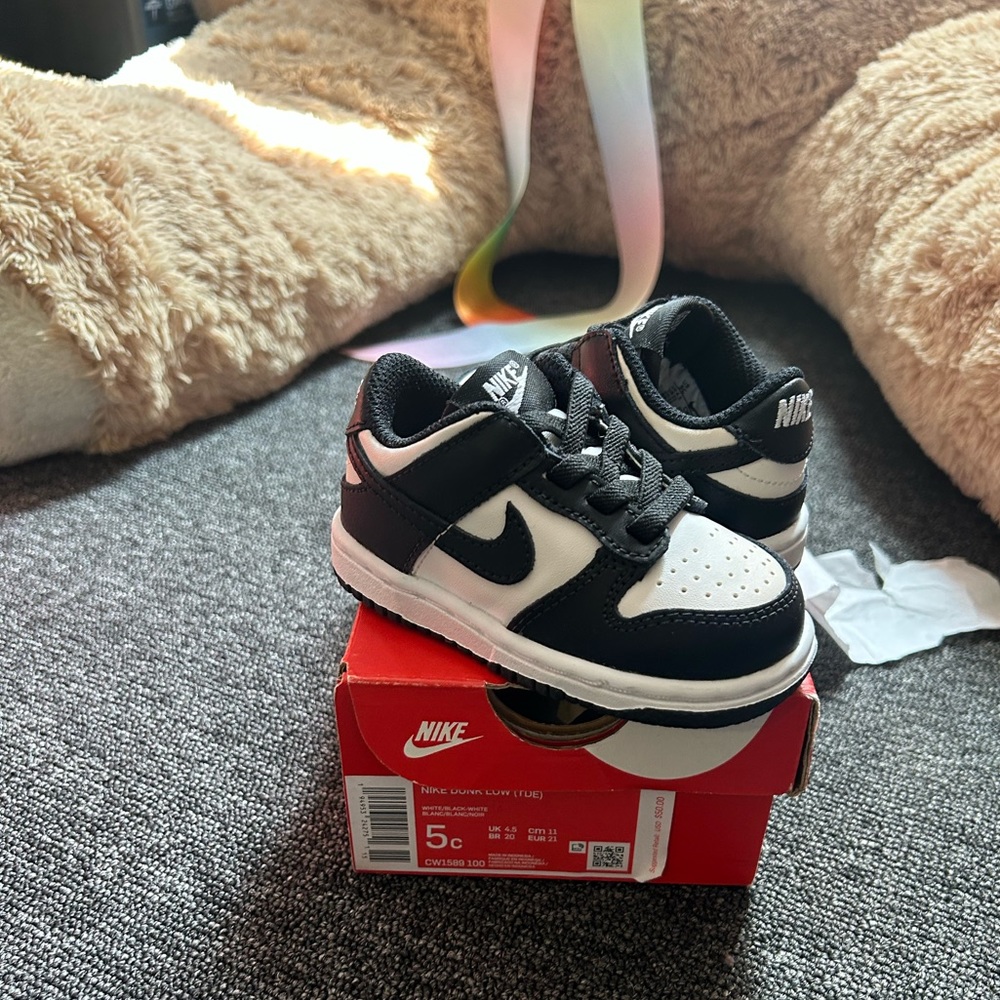 White black Panda Dunks